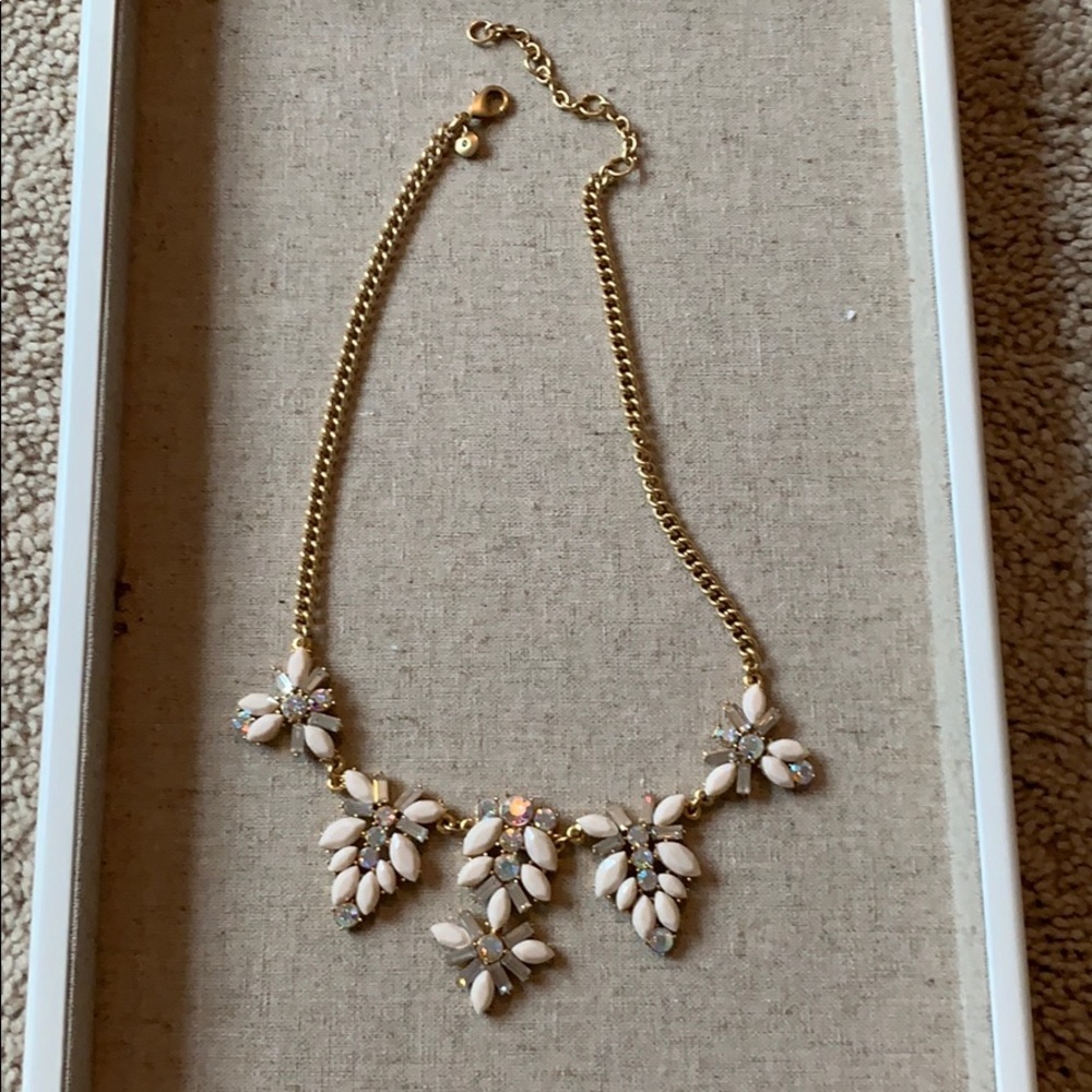 Adjustable statement necklace
